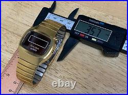 Collectible Vintage Bulova Men Barrel Gold Tone RED LED Digital Watch HoursDate