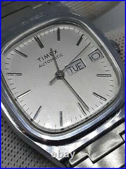RARE Vintage Timex Mens Automatic Viscount Silver Barrel Silver Watch MINT LOOK